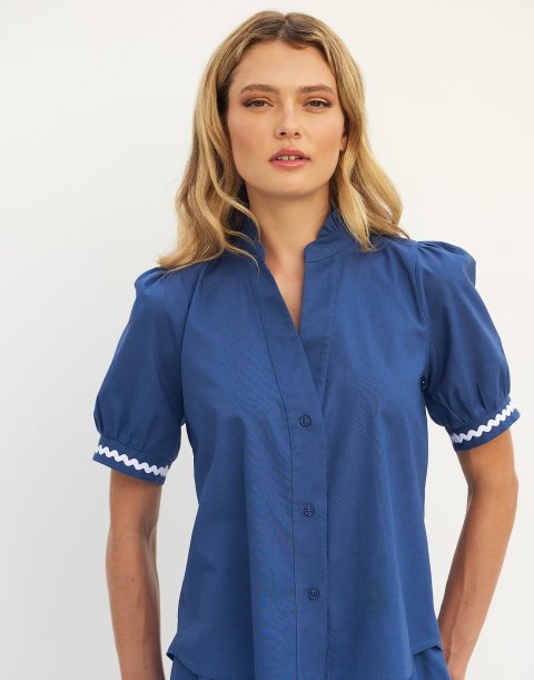 Linen shirt with tape