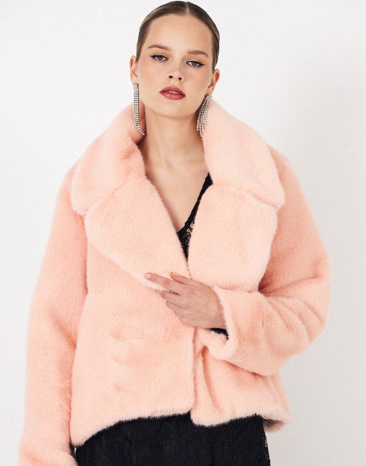 Short faux fur coat