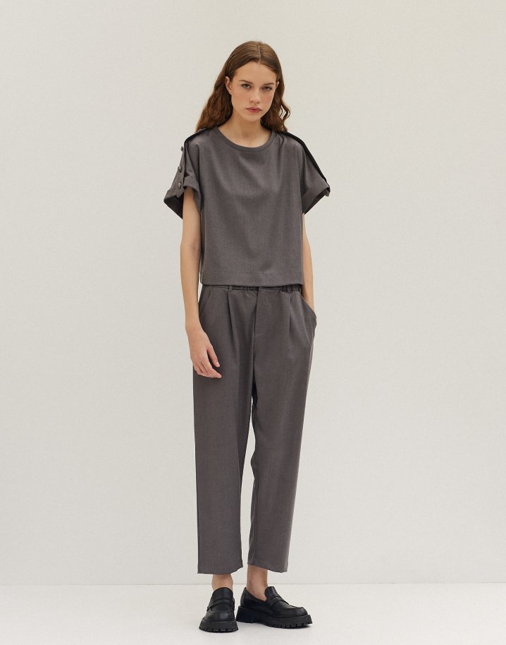 Pleated trousers