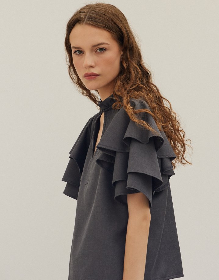 Blouse with double ruffle