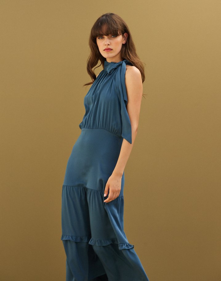 Midi dress with tie