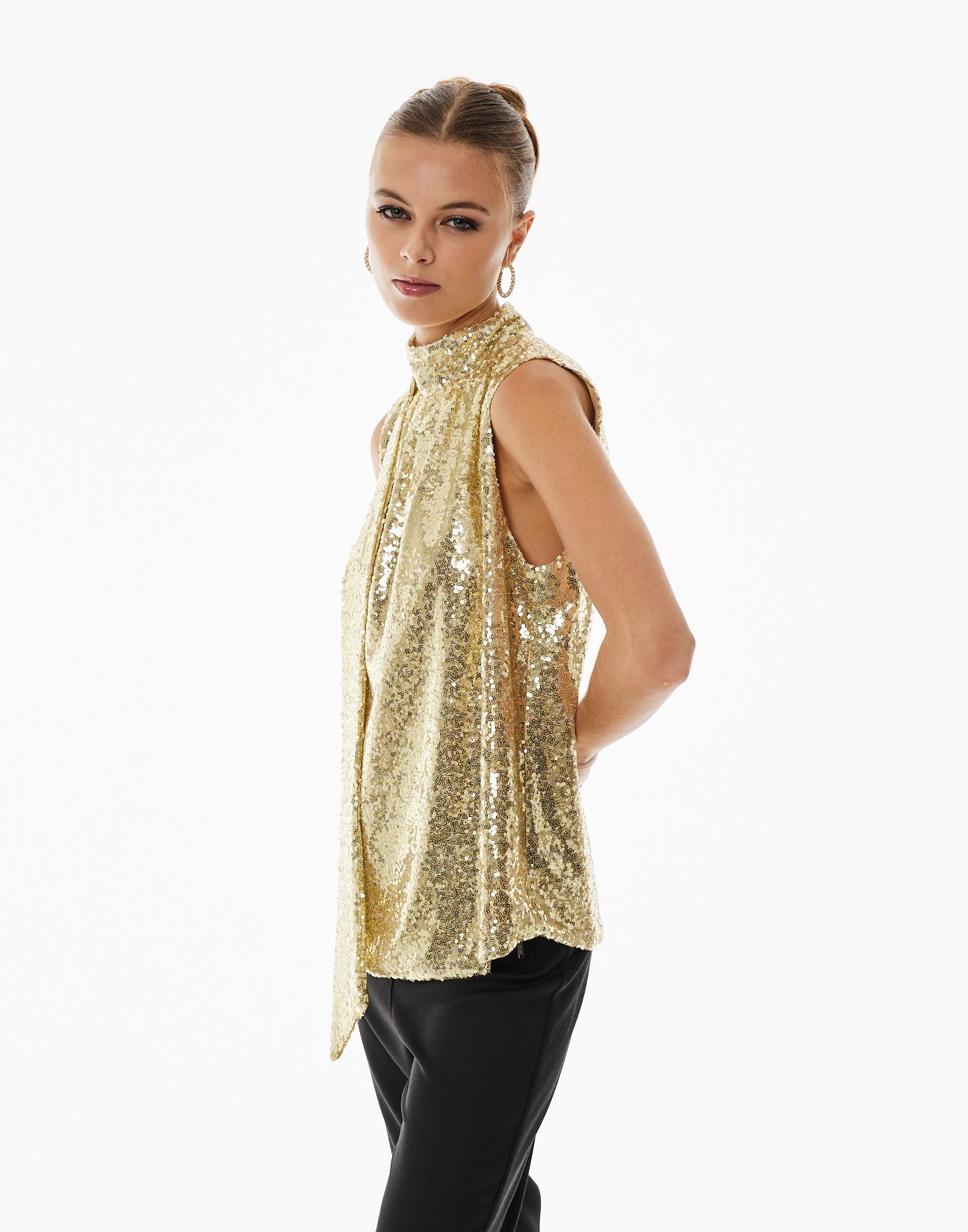 Sequinned top with tie