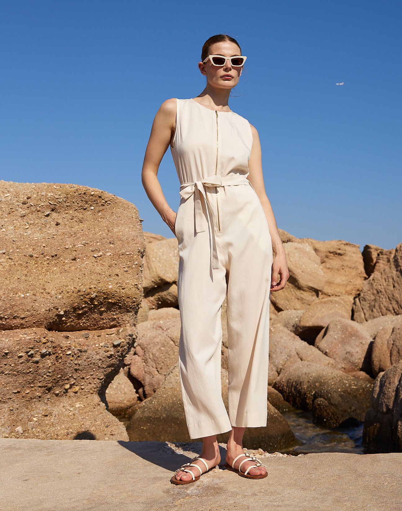 Jumpsuit with zip