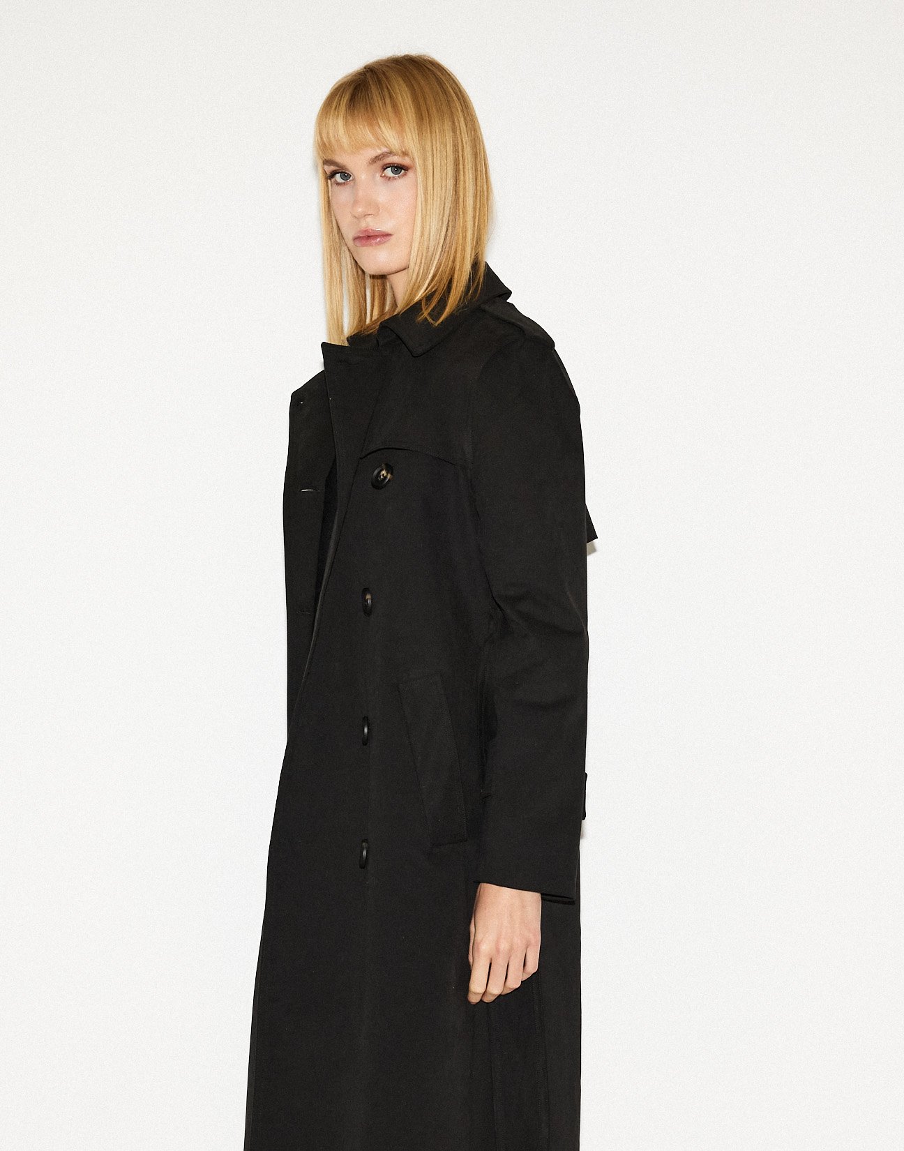 Trench coat with belt