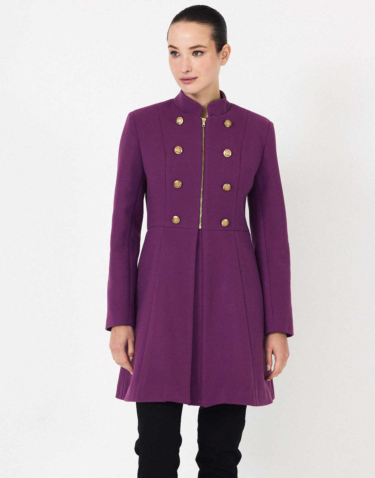 Coat with zip