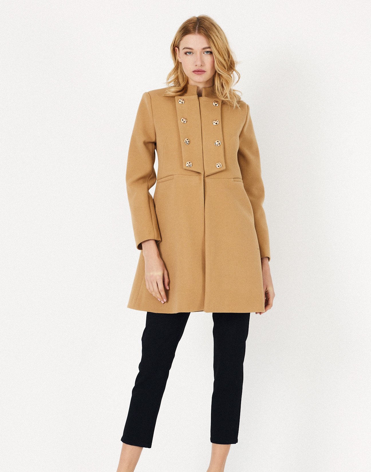 Coat with button