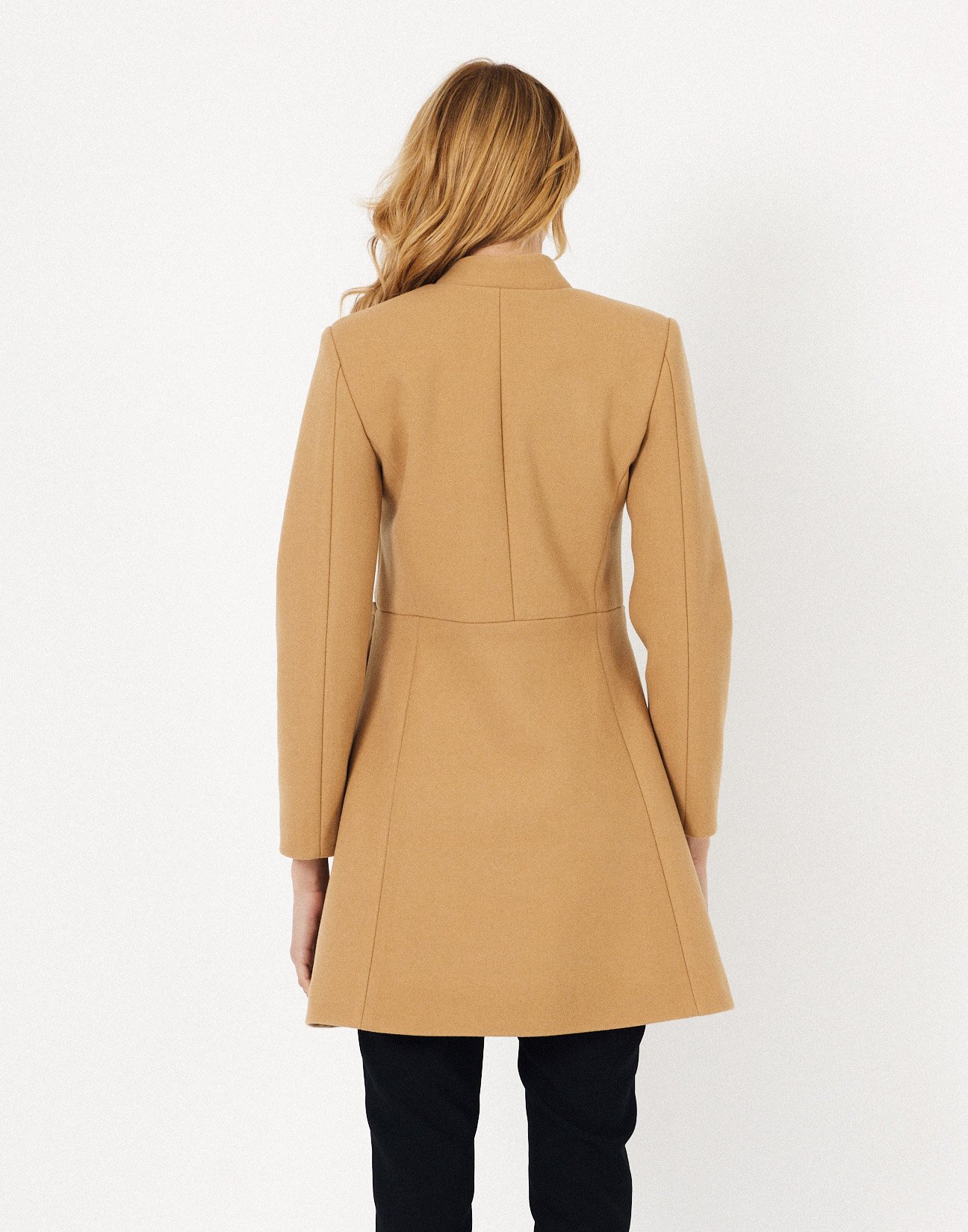 Coat with button