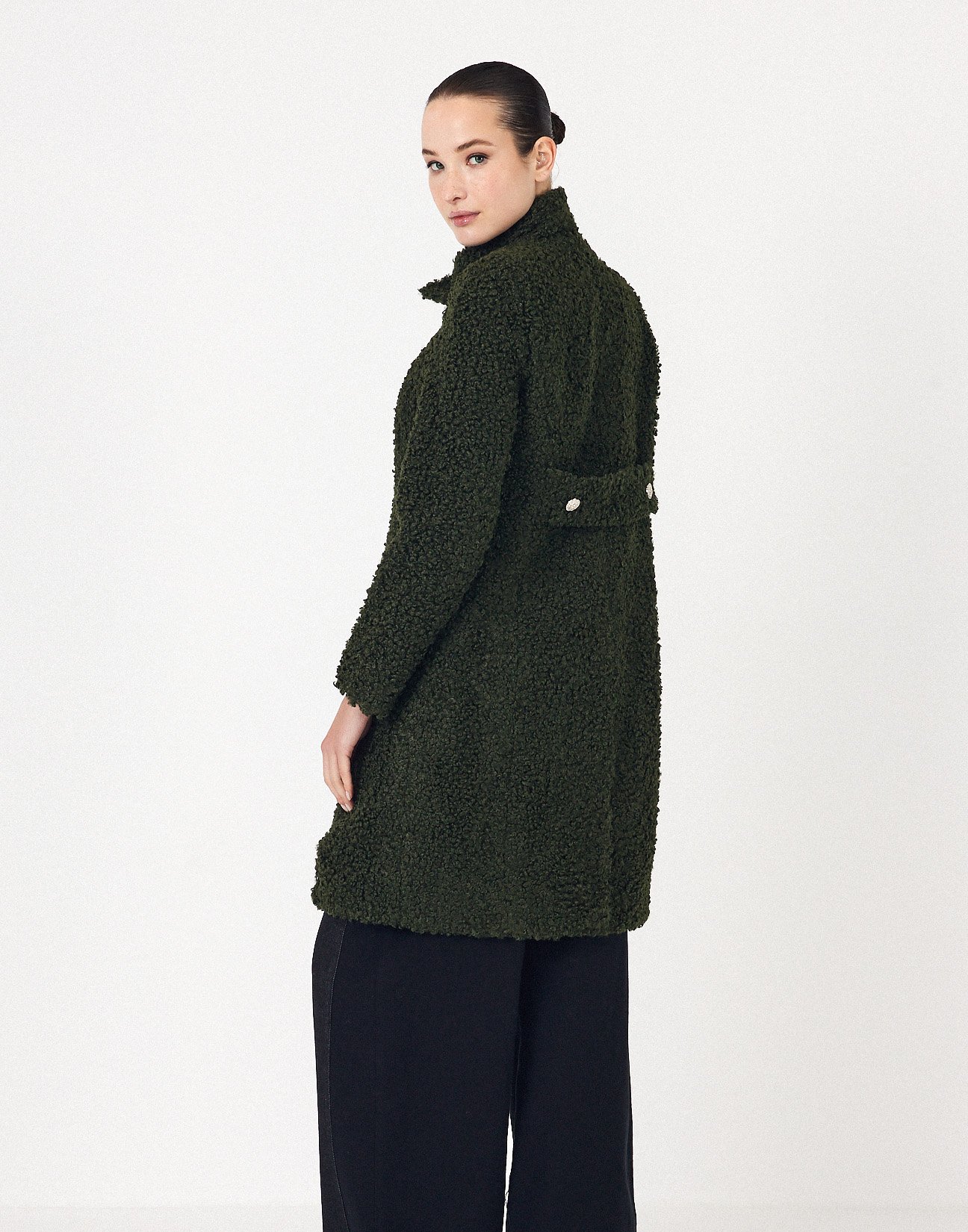 Boucle coat with button