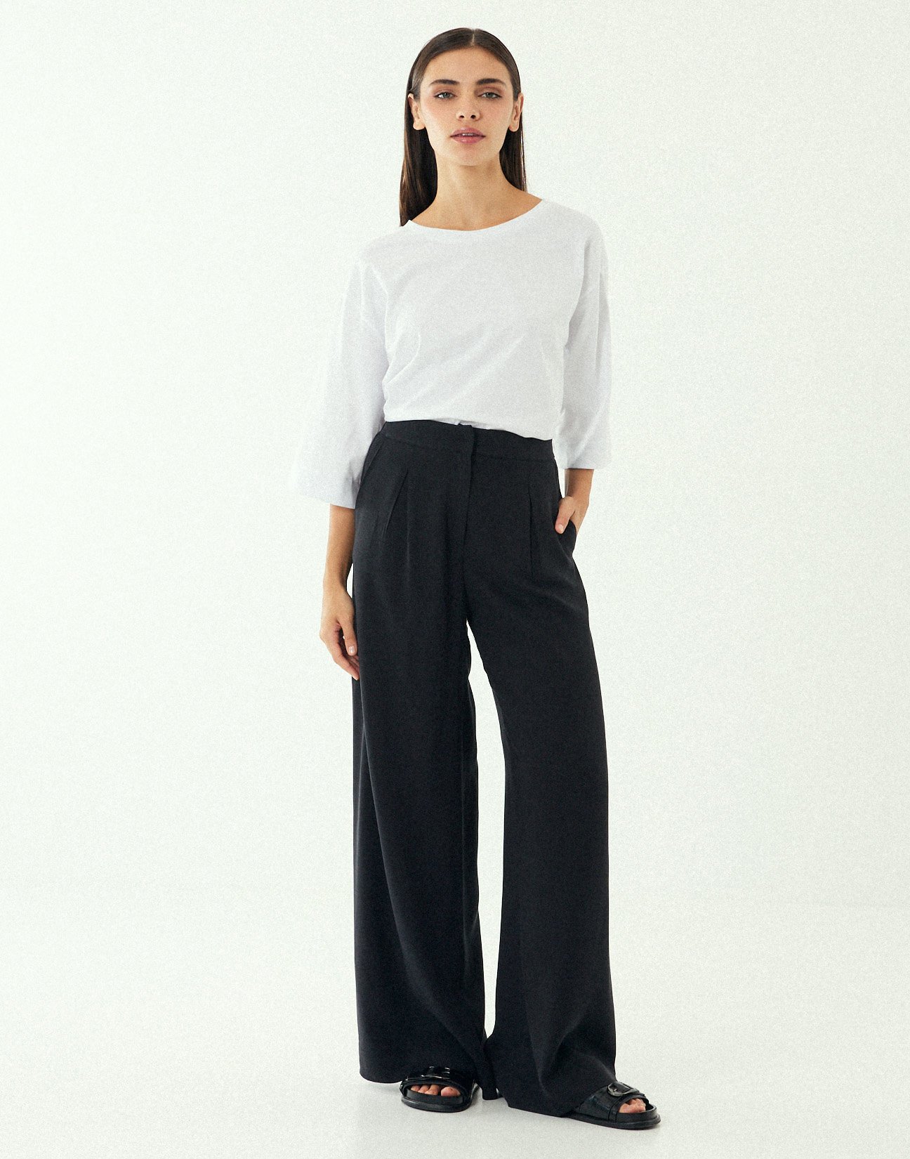 Pleated trousers