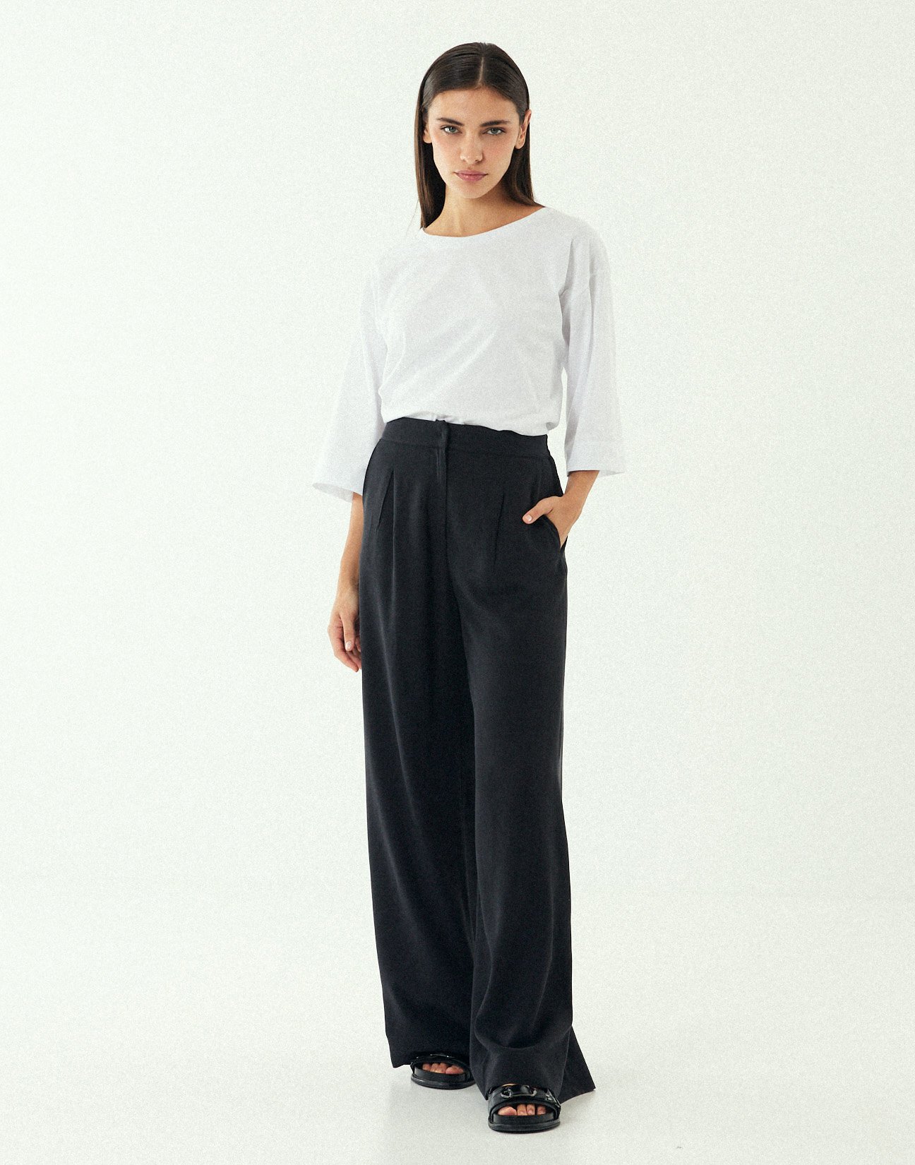 Pleated trousers