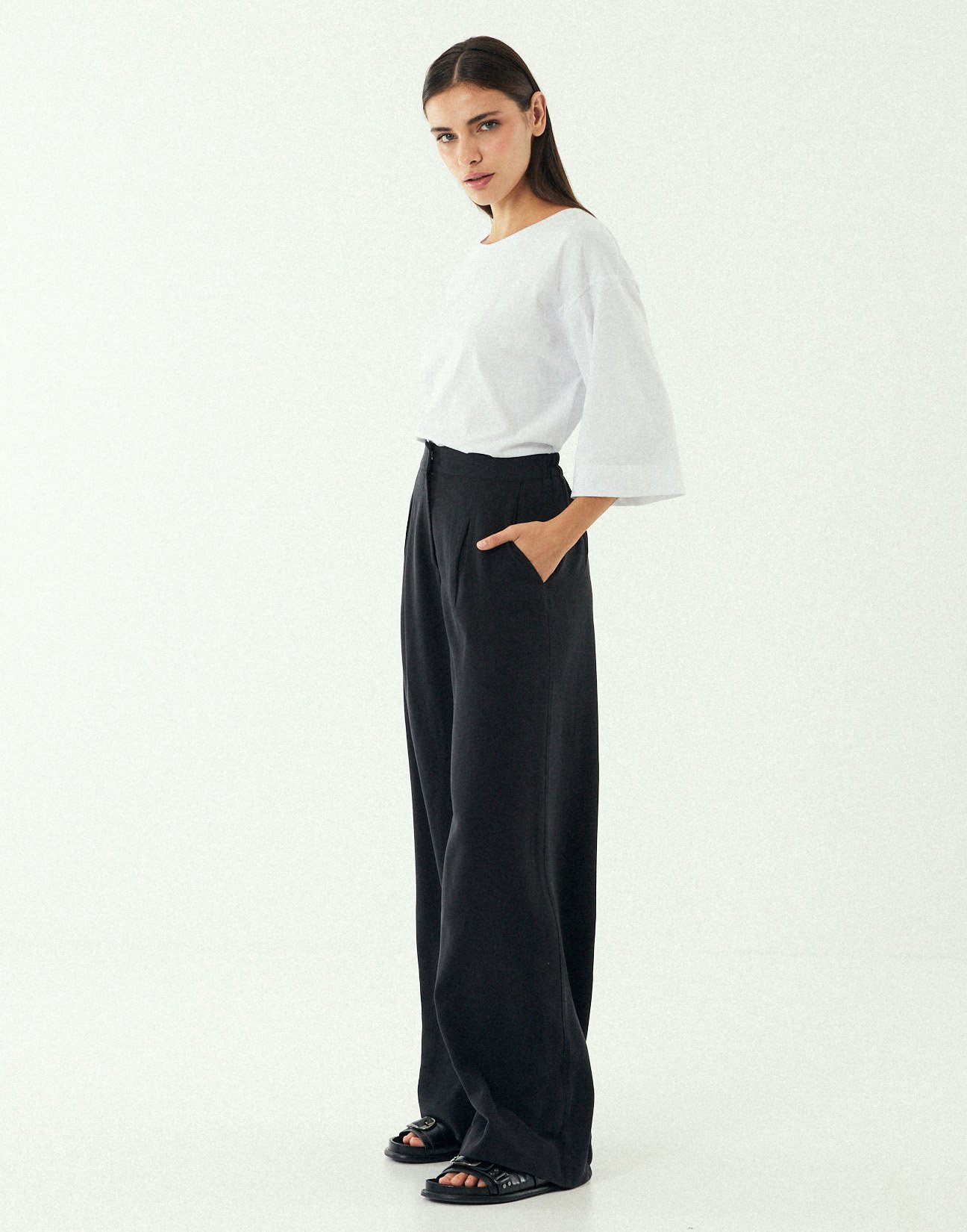 Pleated trousers