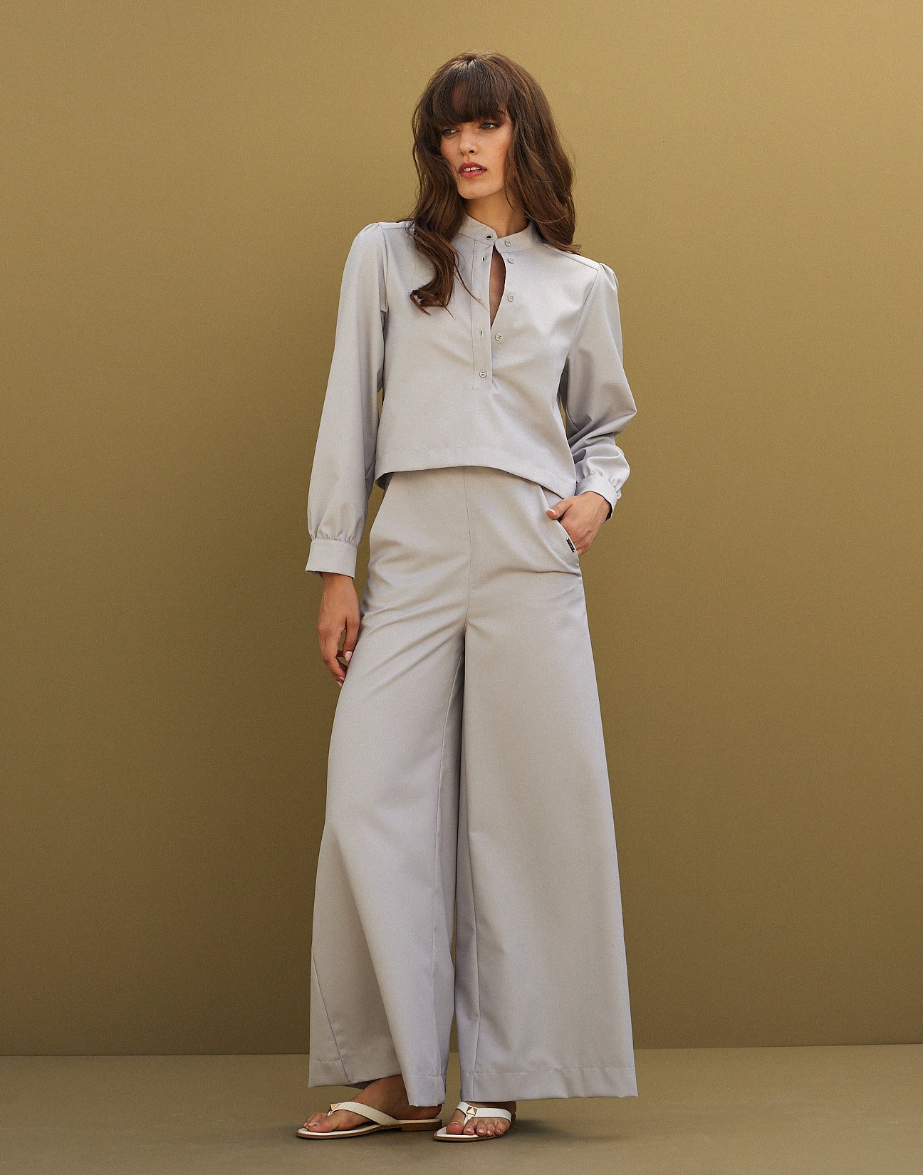 Wide leg trousers