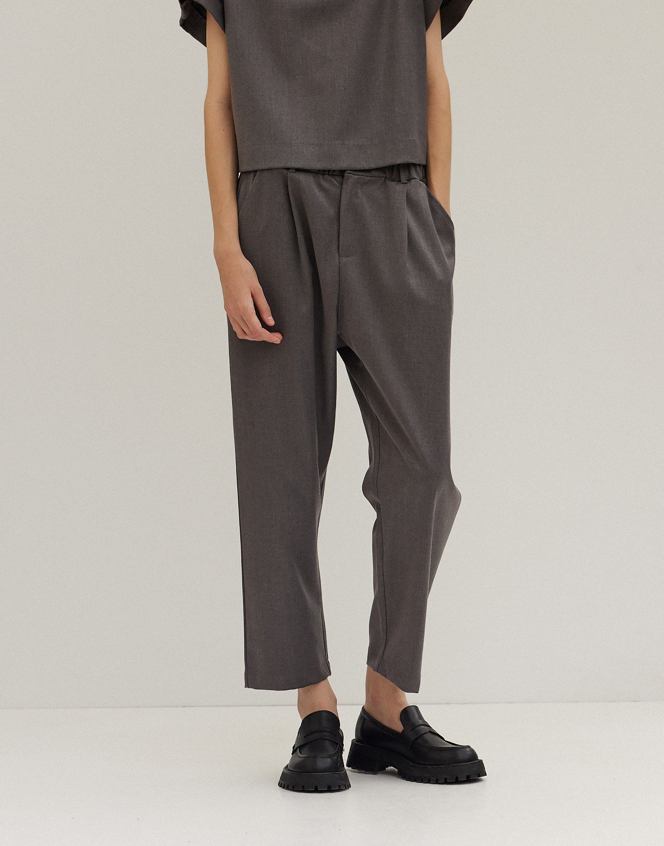 Pleated trousers