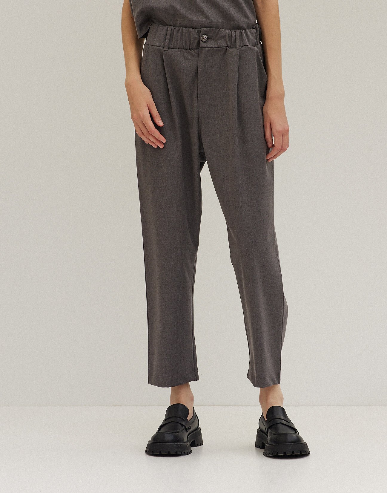 Pleated trousers