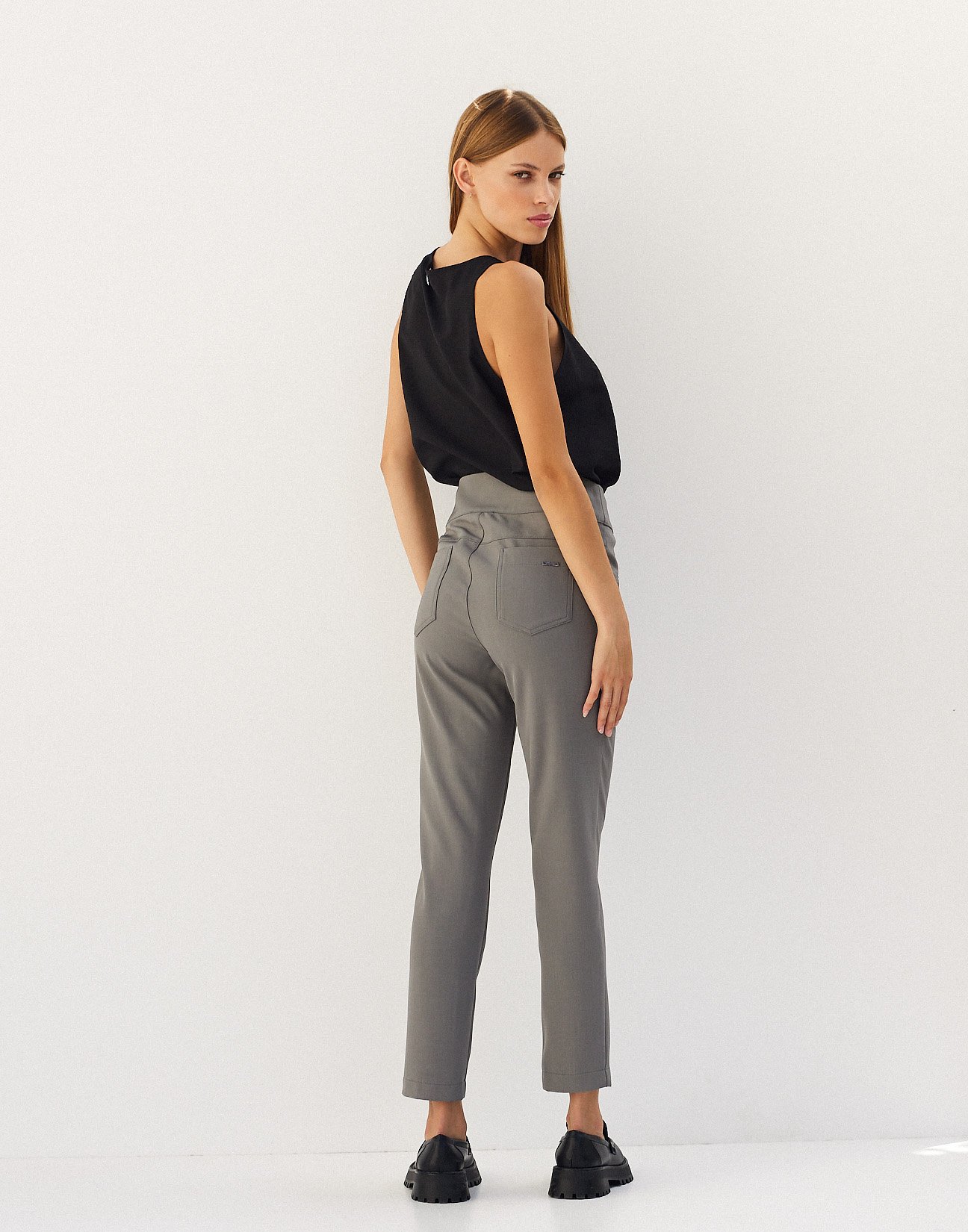 High waist trousers with zip