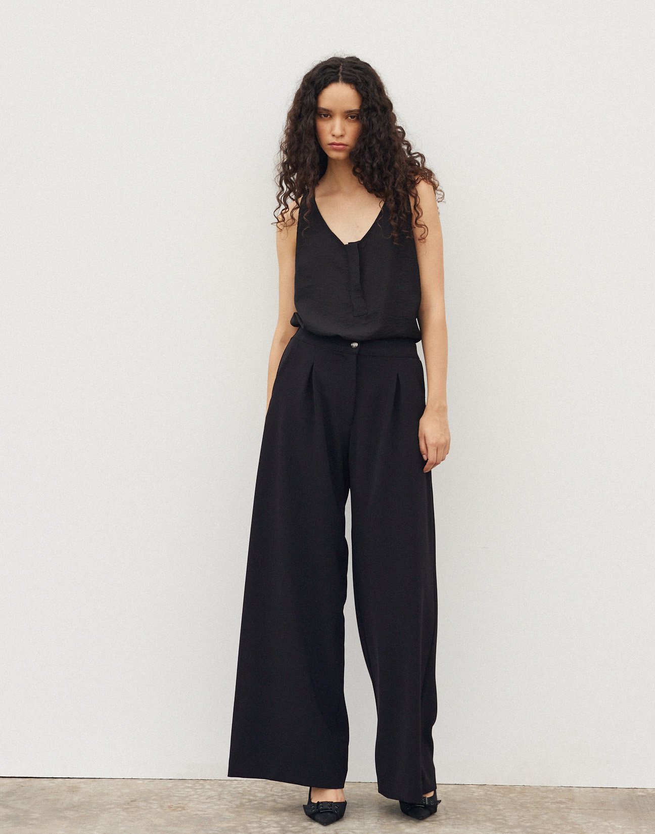 Pleated high waist trousers