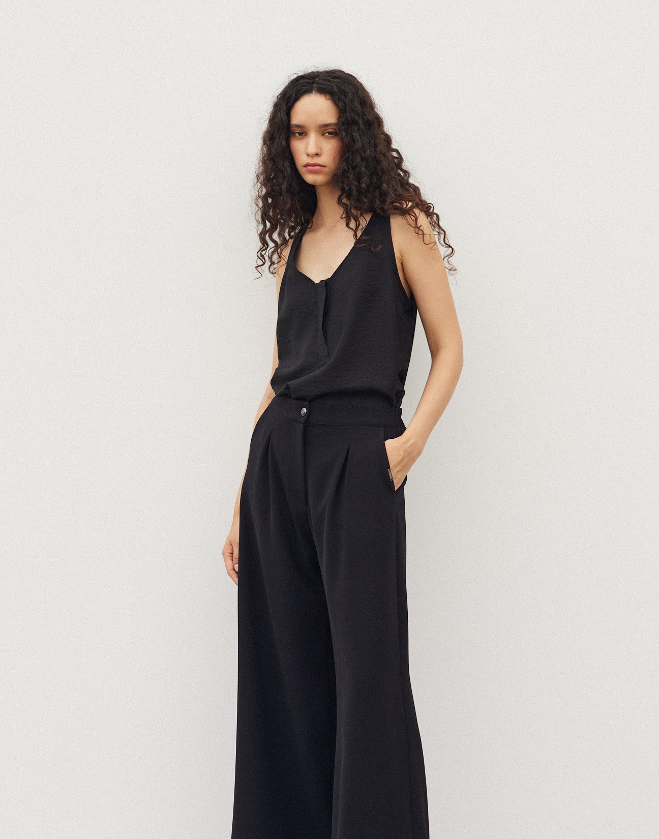 Pleated high waist trousers