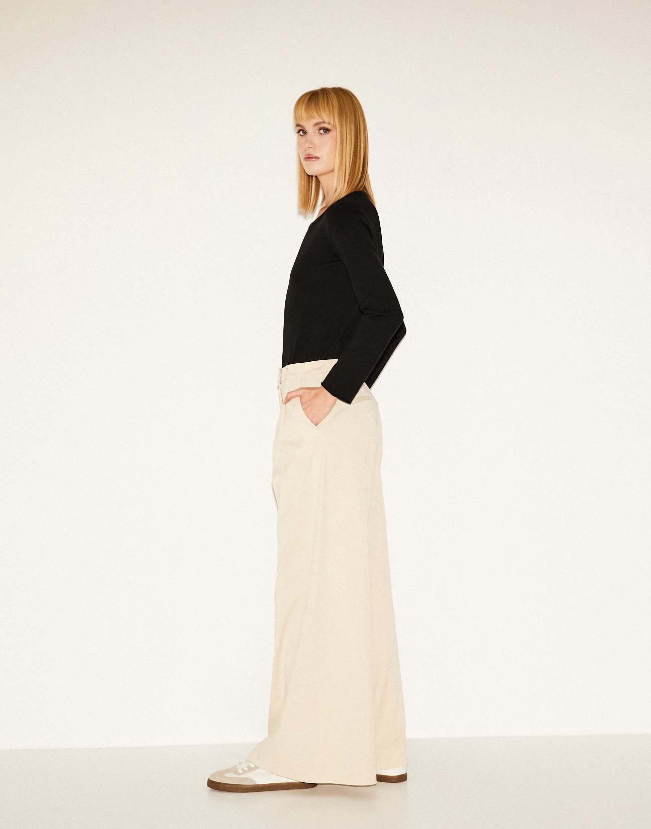 Trousers with double pleat