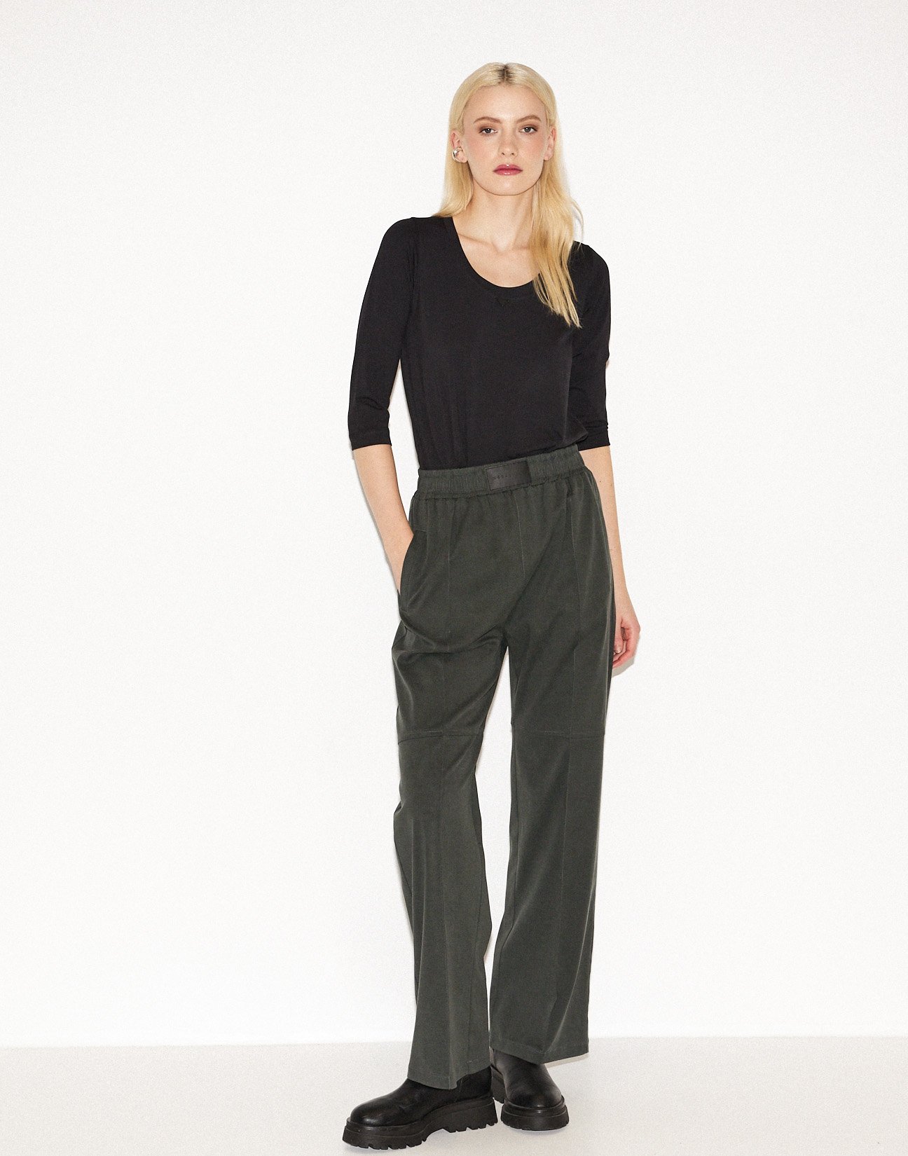 Topstitched trousers