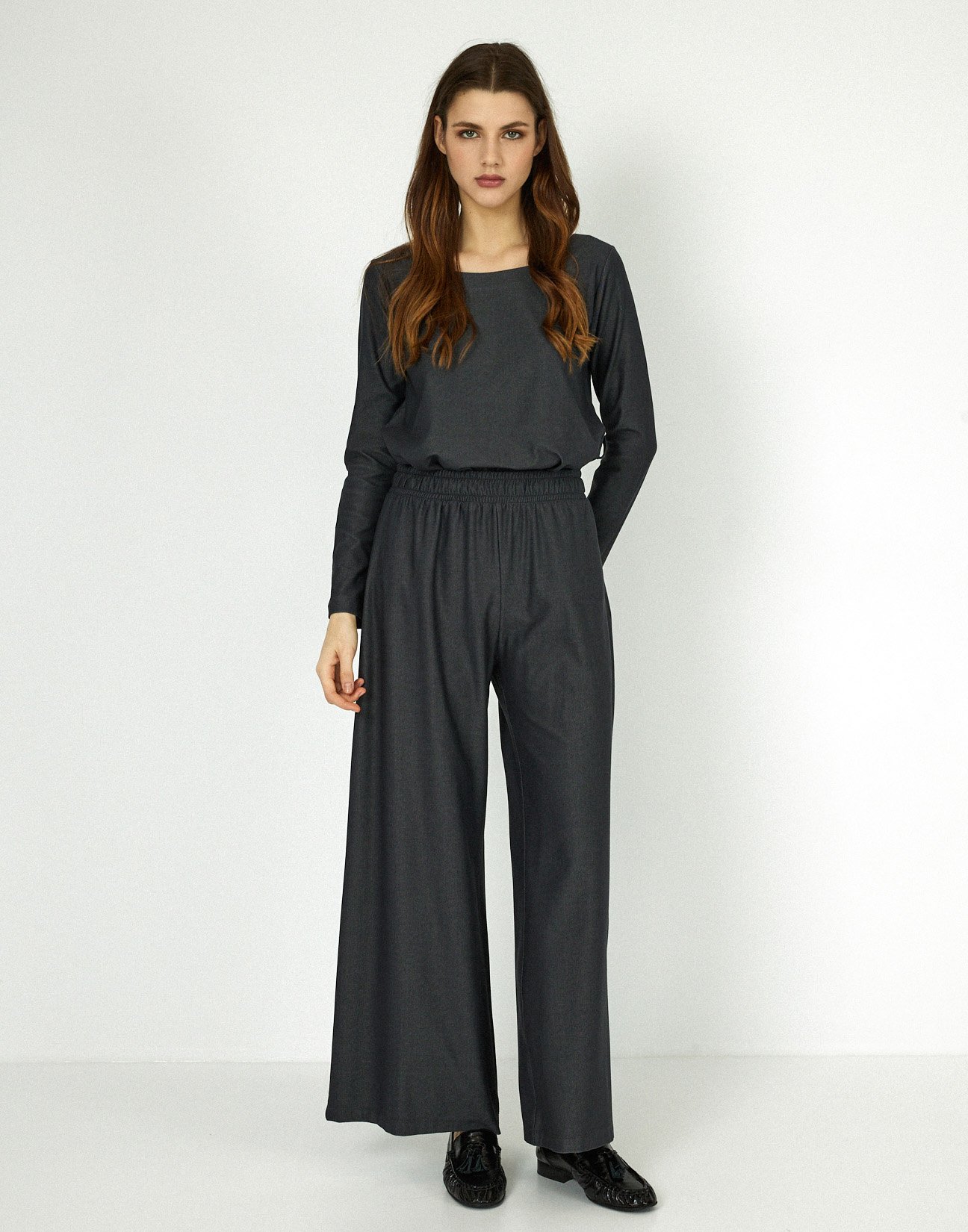 Trousers with elastic waist