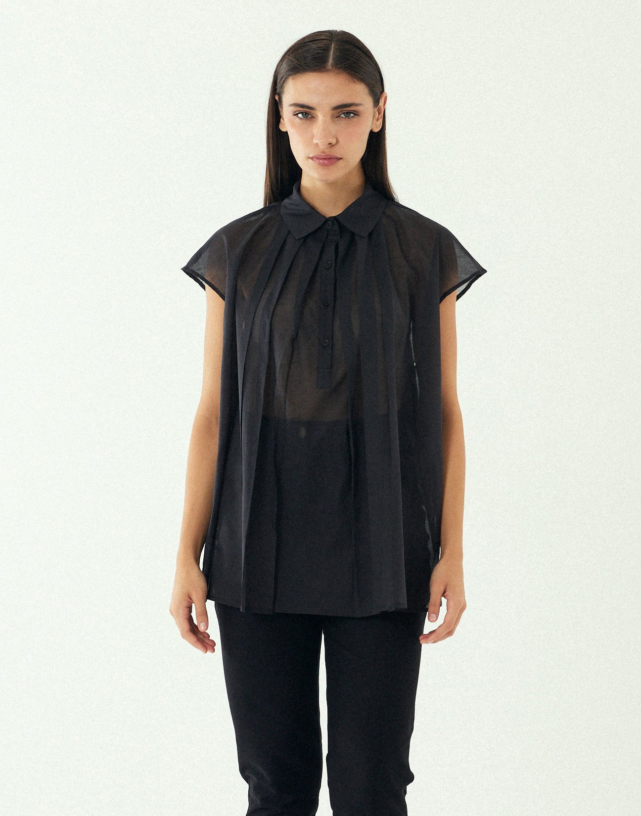 Pletaed semi sheer shirt