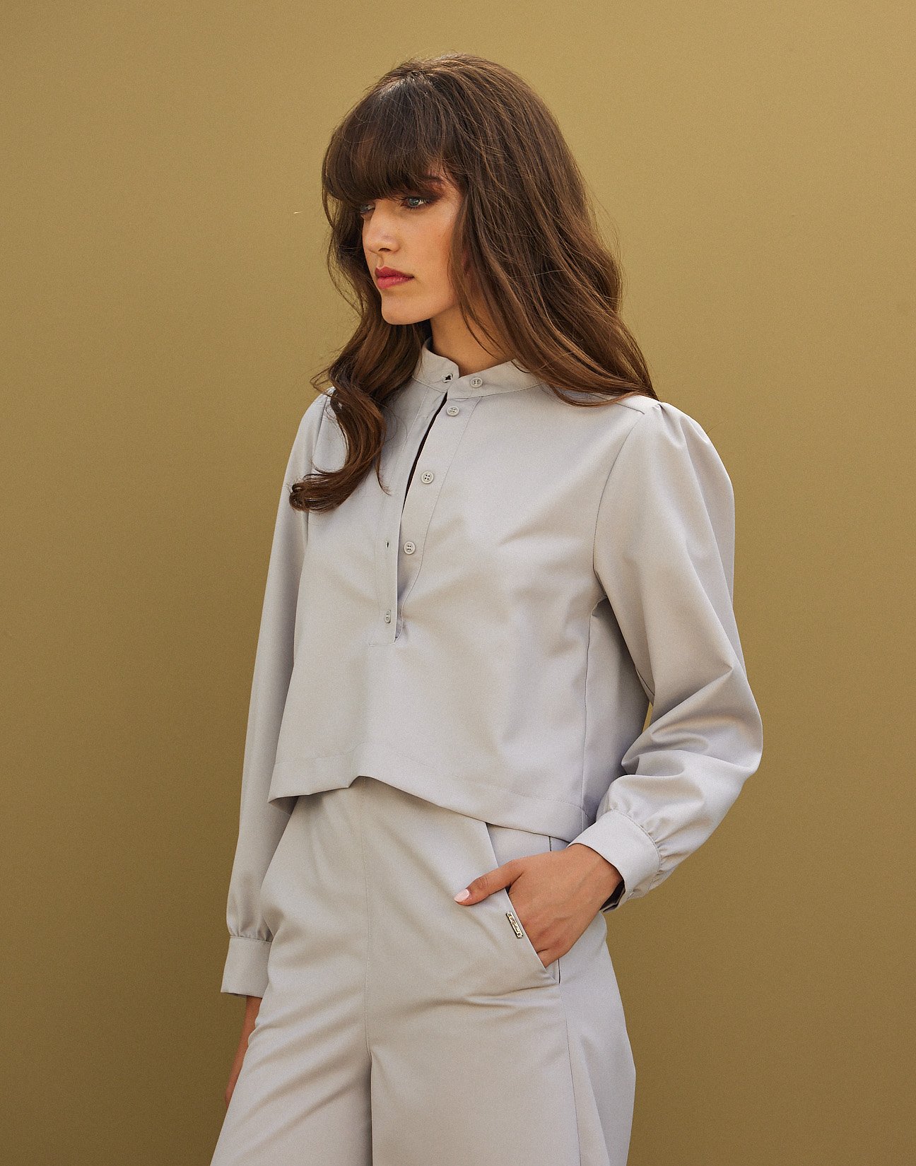 Blouse with butons