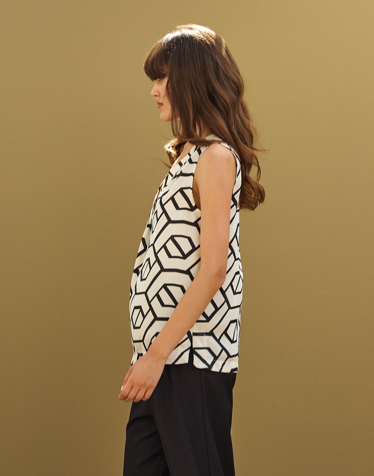 Sleeveless printed top