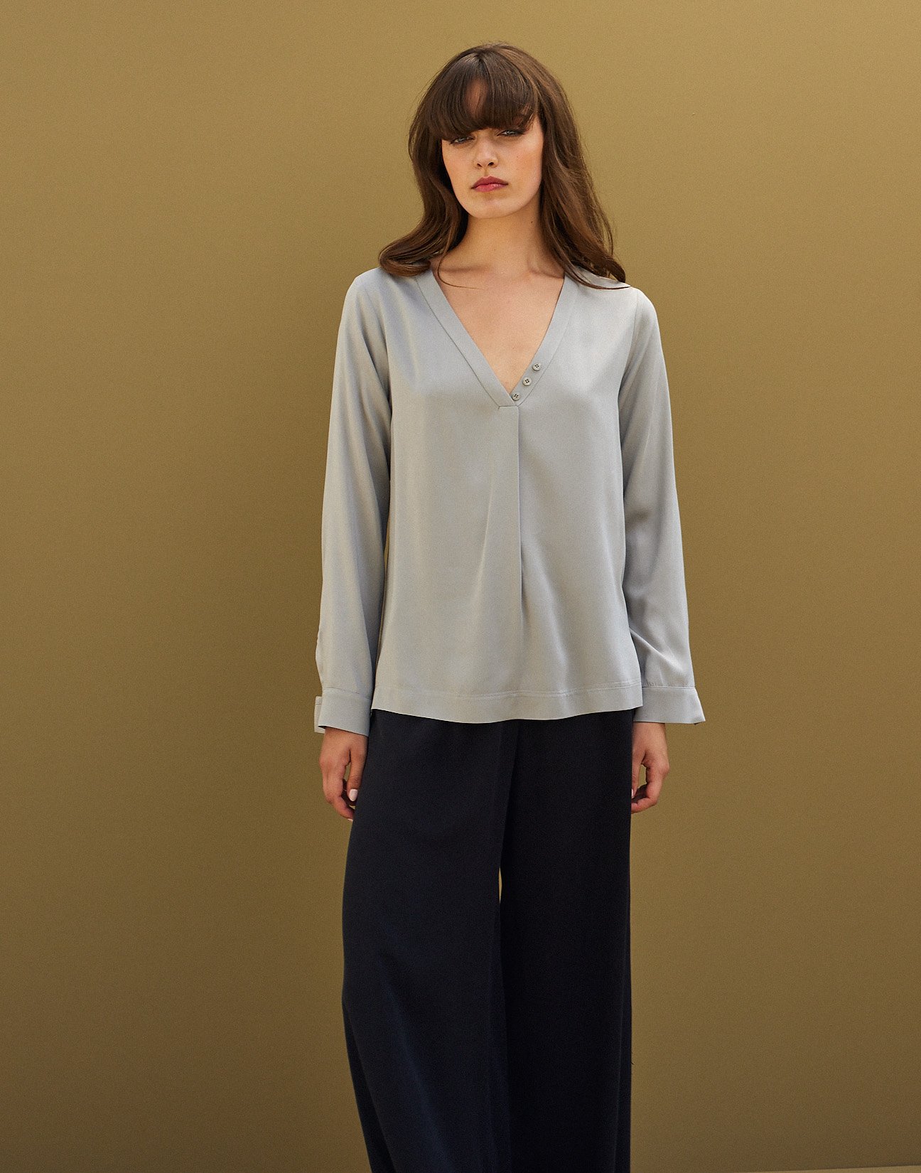 V neck blouse with pleating