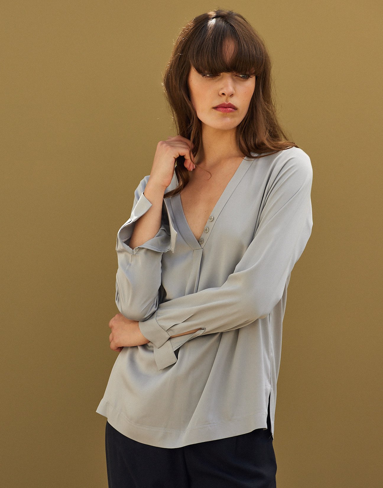 V neck blouse with pleating