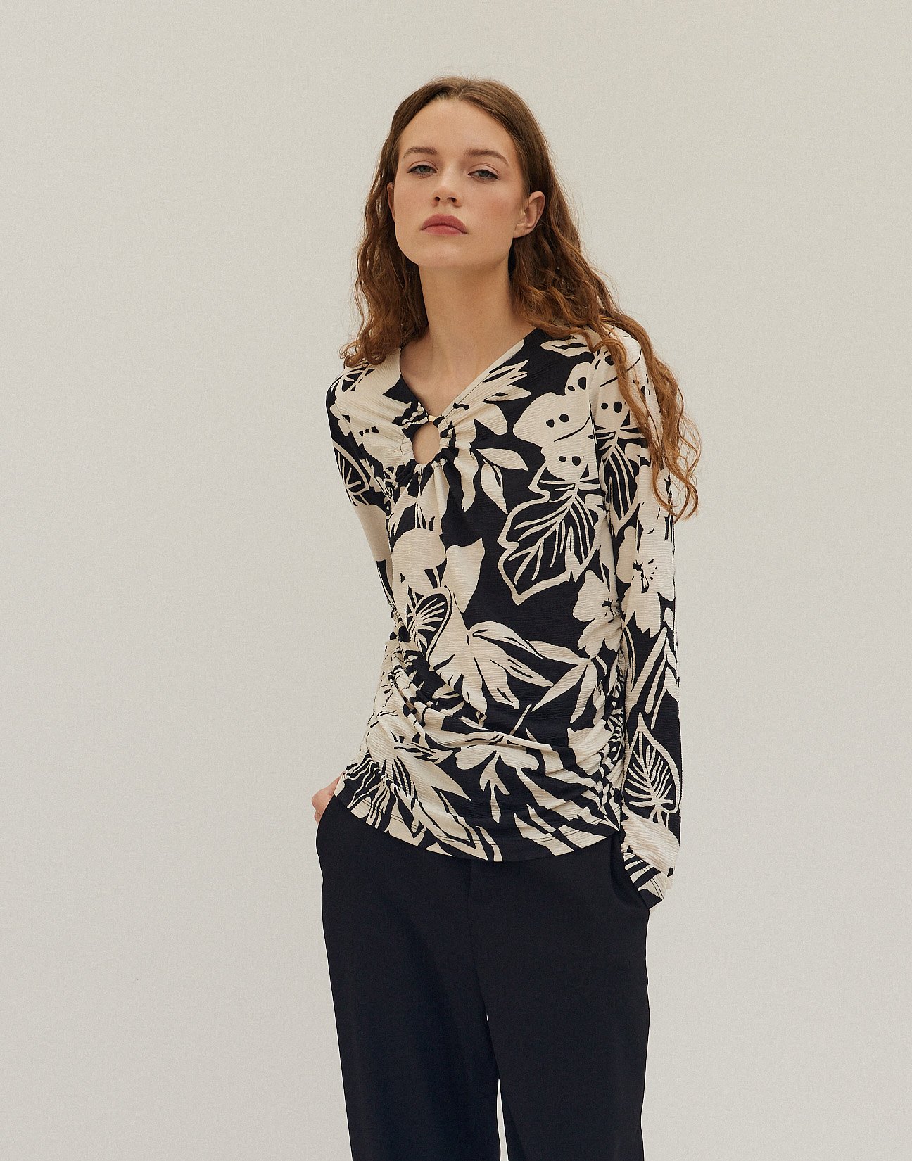 Printed blouse with ring