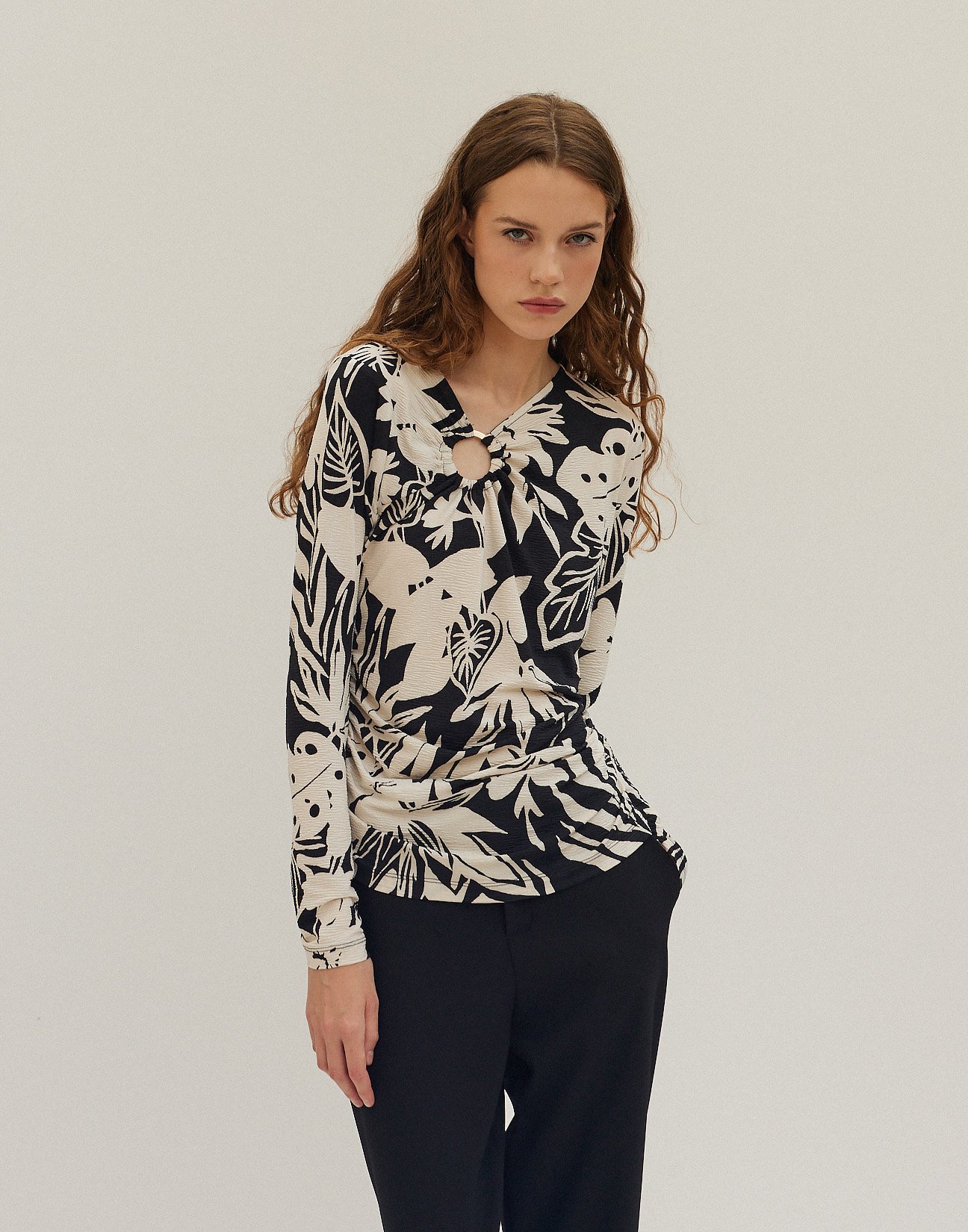 Printed blouse with ring