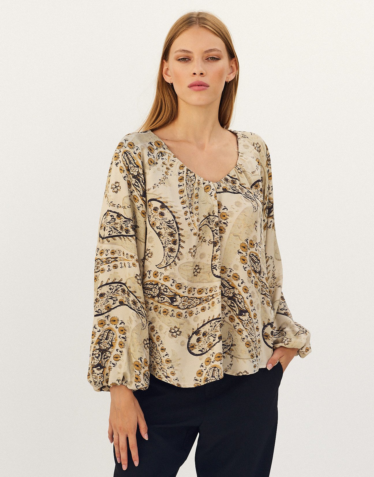 Printed blouse with gather