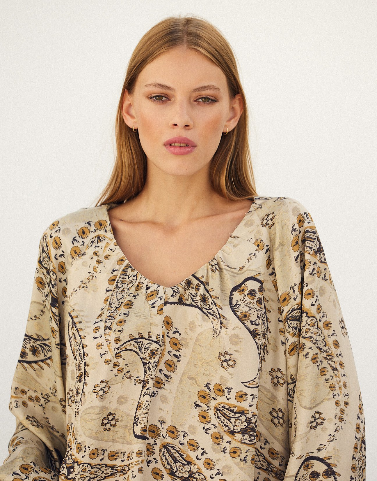 Printed blouse with gather