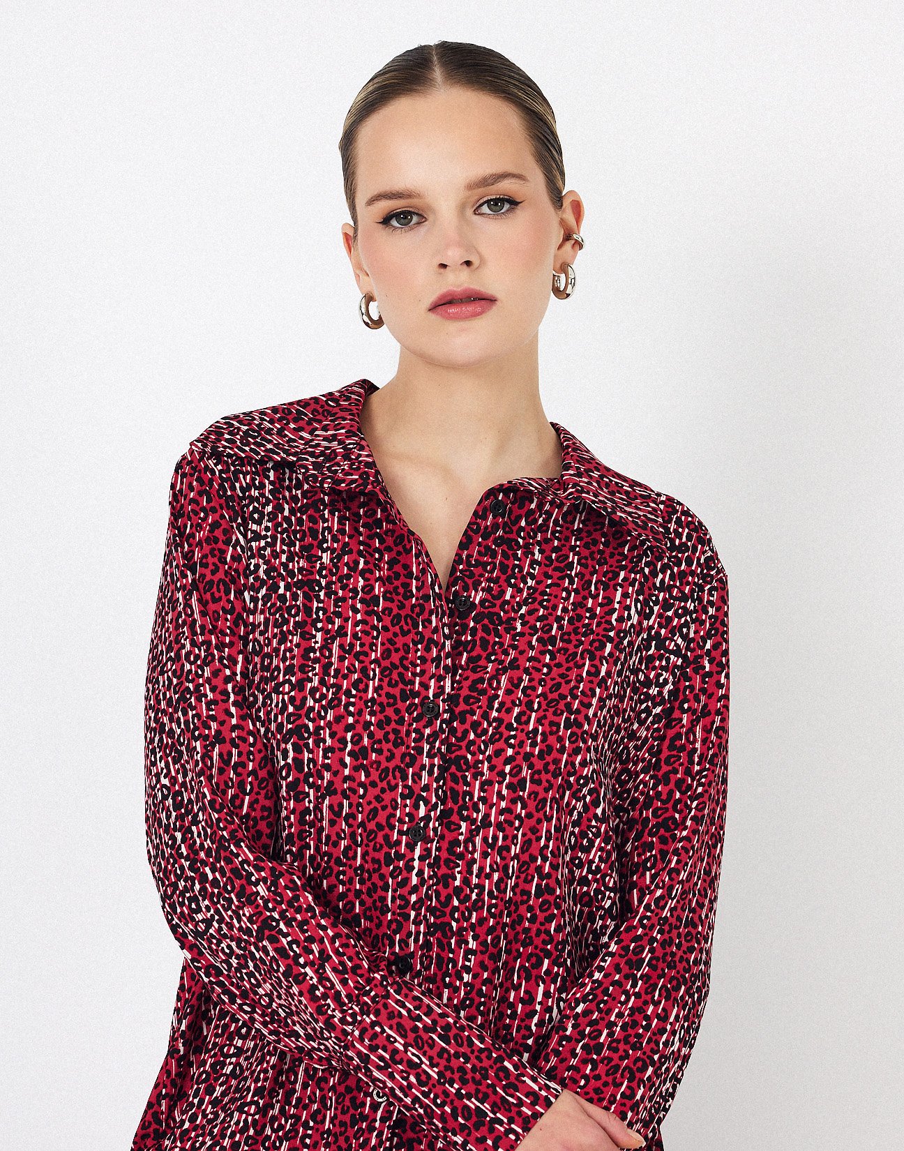 Asymmetric print shirt