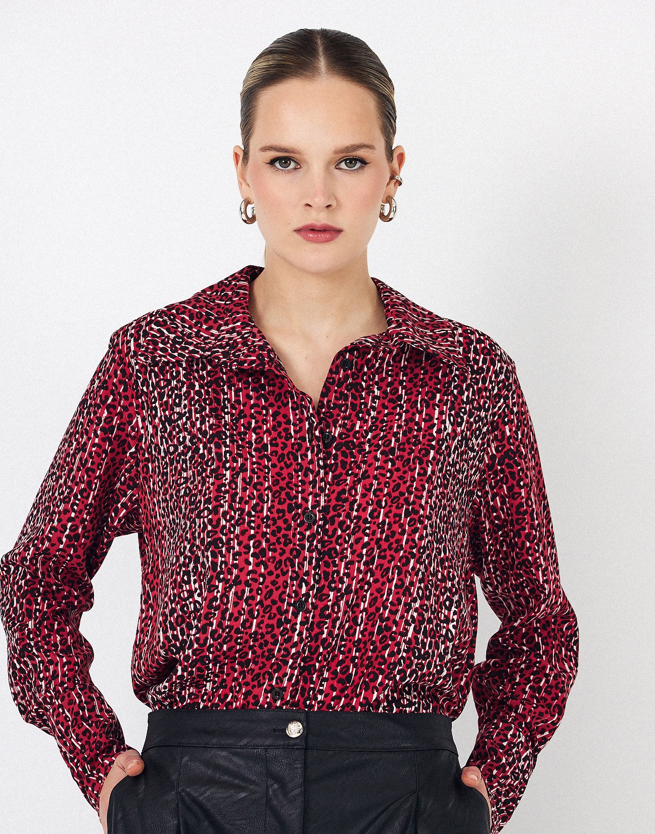 Asymmetric print shirt