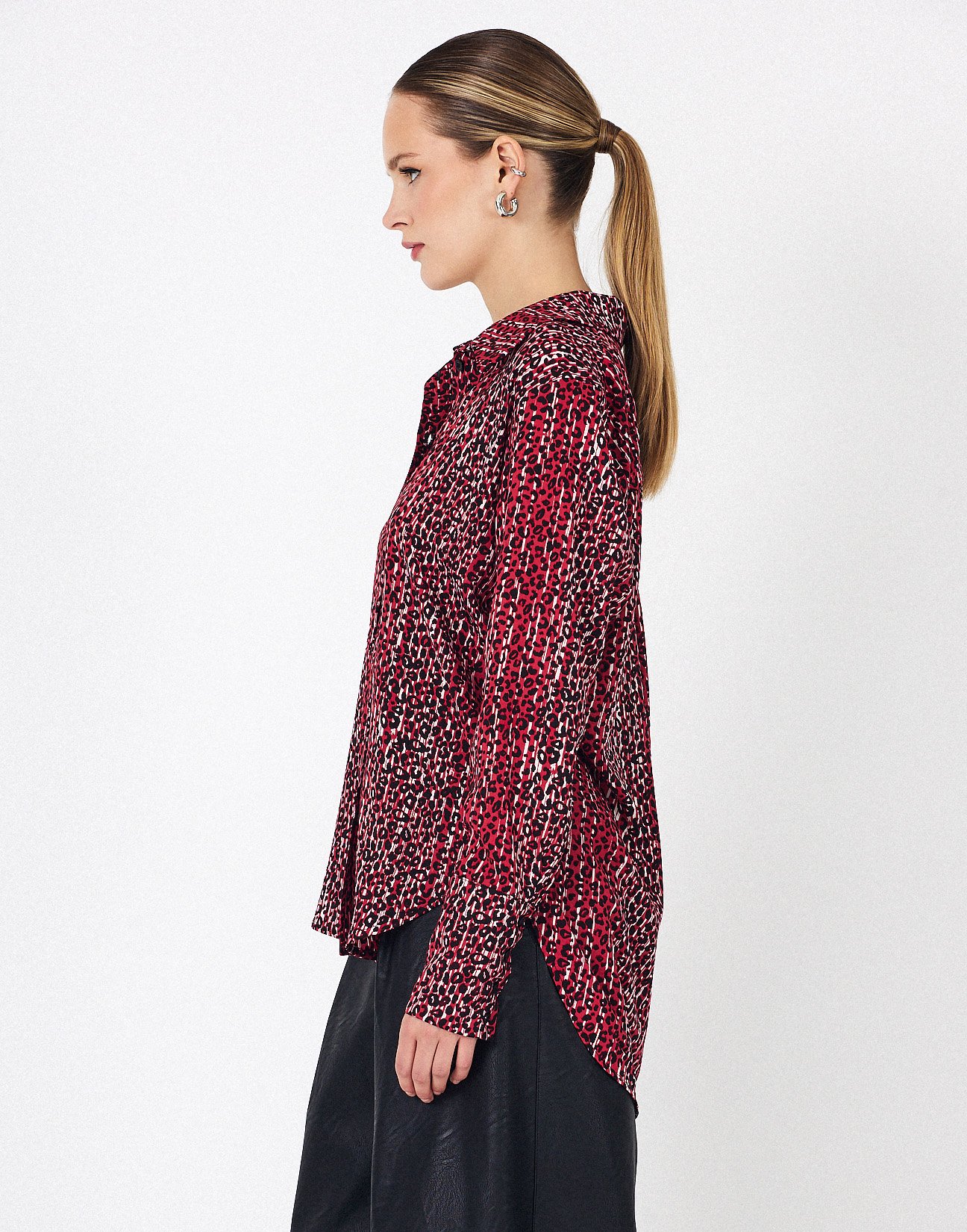 Asymmetric print shirt