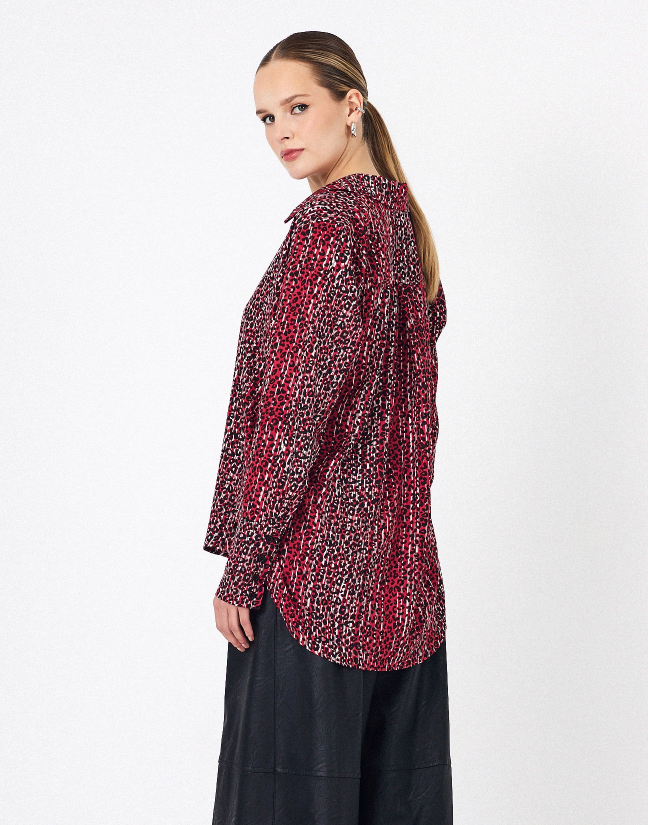 Asymmetric print shirt