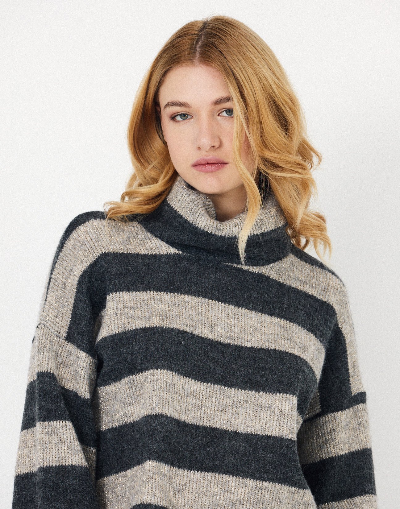 Sweater with high neck