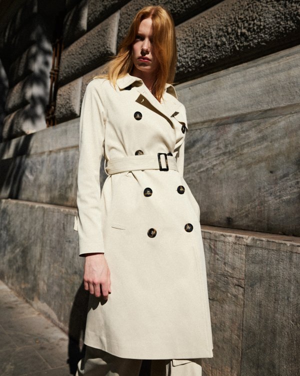 Trench coat with belt