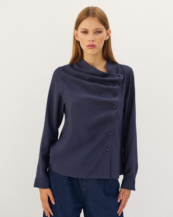 Shirt with placket