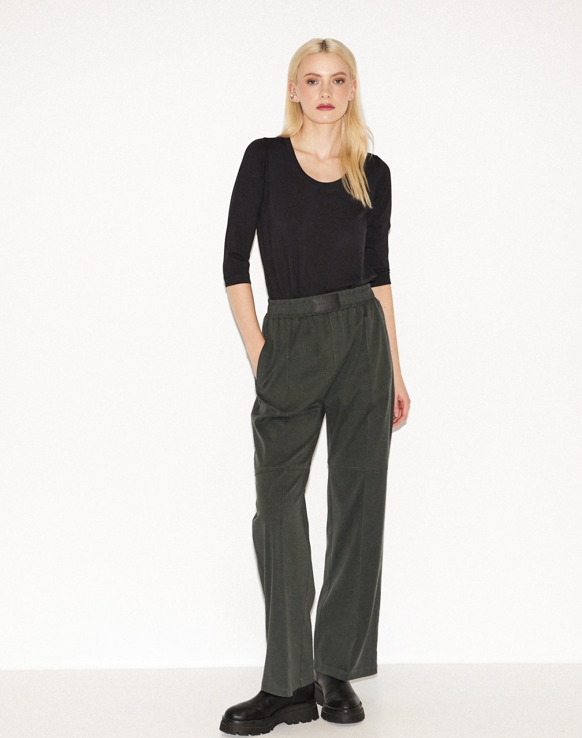 Topstitched trousers