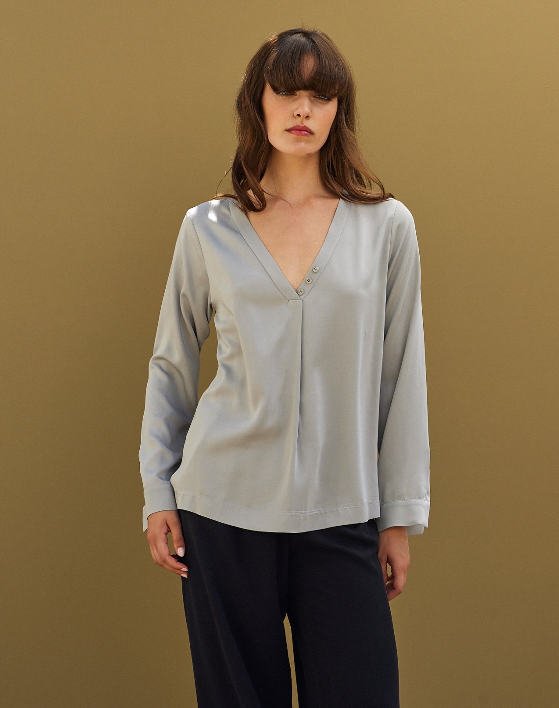 V neck blouse with pleating