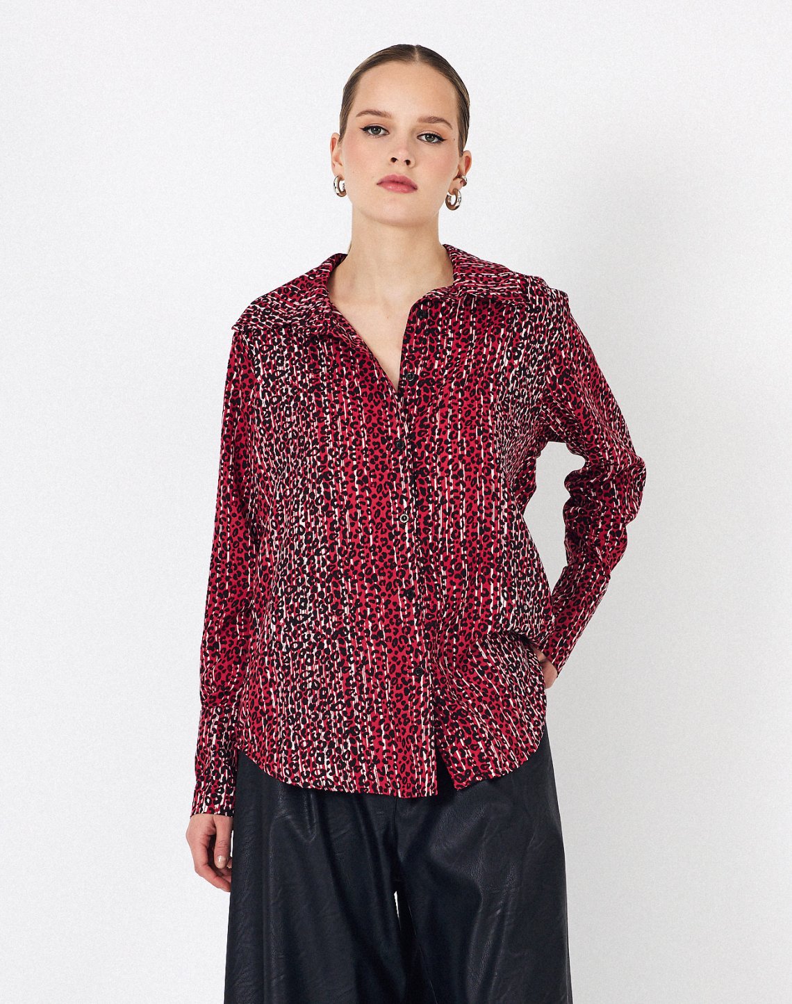 Asymmetric print shirt